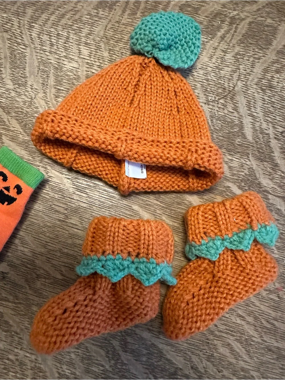 Halloween Baby Hat & Booties Set with baby socks